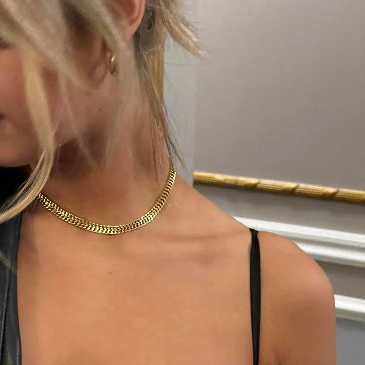 Necklace on sale gold choker